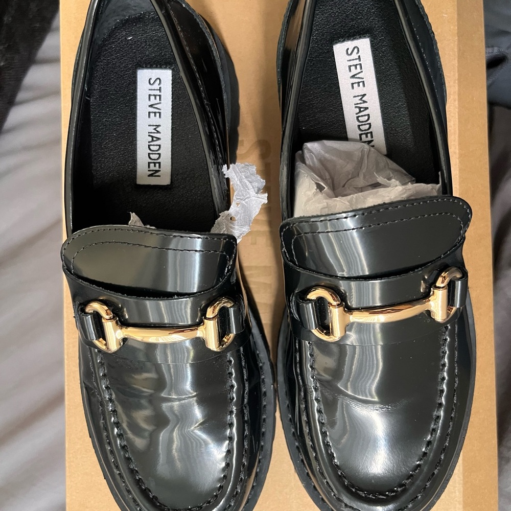 Steve Madden LANDO Black Lug Sole Loafer with Gold Bit